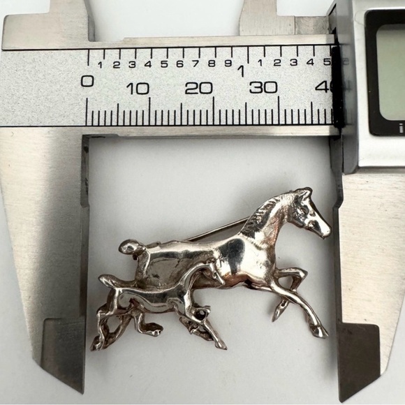 Sterling Silver Horse Brooch - Picture 6 of 11